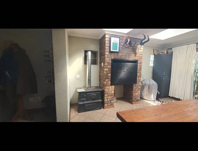 2 BEDROOM FLAT TO LET IN HEIDELBERG CENTRAL